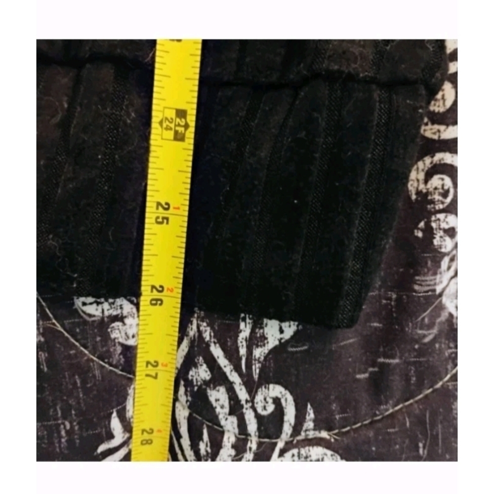 Chic V-Neck Ribbed Sweater - Black - Picture 7 of 7